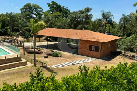 Sítio à venda com 3 quartos, sendo 1 suíte, em Jardim dos Laranjais, Indaiatuba, SP
