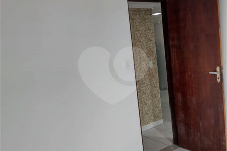 Apartamento à venda com 2 quartos em Jardim do Castelo, Ferraz de Vasconcelos, SP