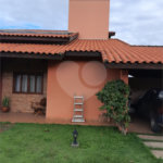 Casa à venda com 3 quartos, sendo 1 suíte,  no condomínio Village Ipanema 1, Araçoiaba da Serra - SP