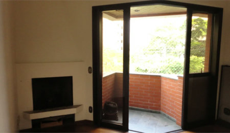 Apartamento à venda com 3 quartos, sendo 1 suíte,  em Vila Andrade, São Paulo, SP