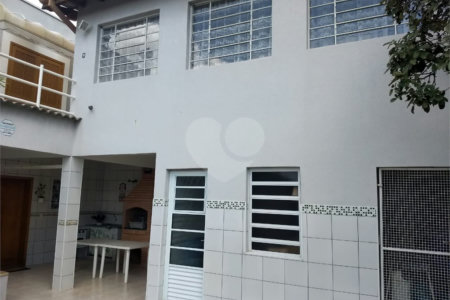 Casa à venda com 4 quartos, sendo 2 suítes, em Vila Petrópolis, Atibaia, SP