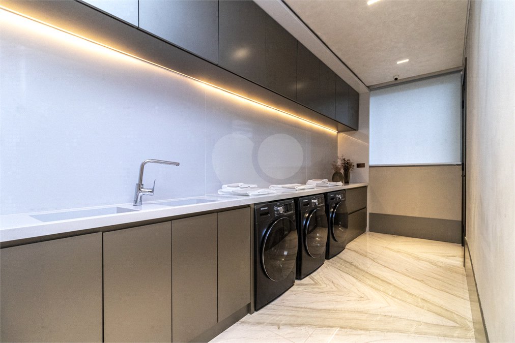Apartamento à venda com 4 suítes em Jardim Guedala, São Paulo, SP