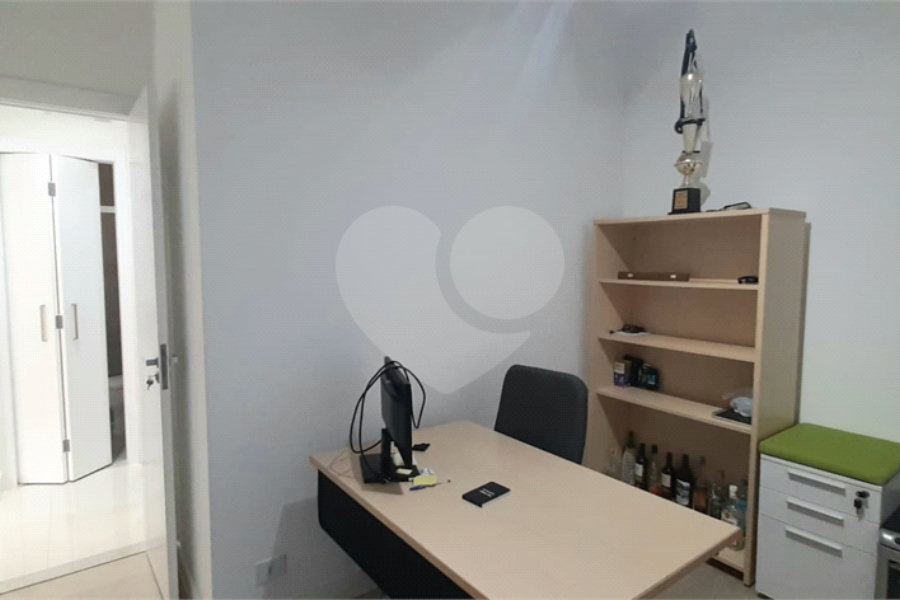 Casa à venda com 3 quartos, sendo 1 suíte, no condomínio Residencial Gran Veiga, São Paulo - SP