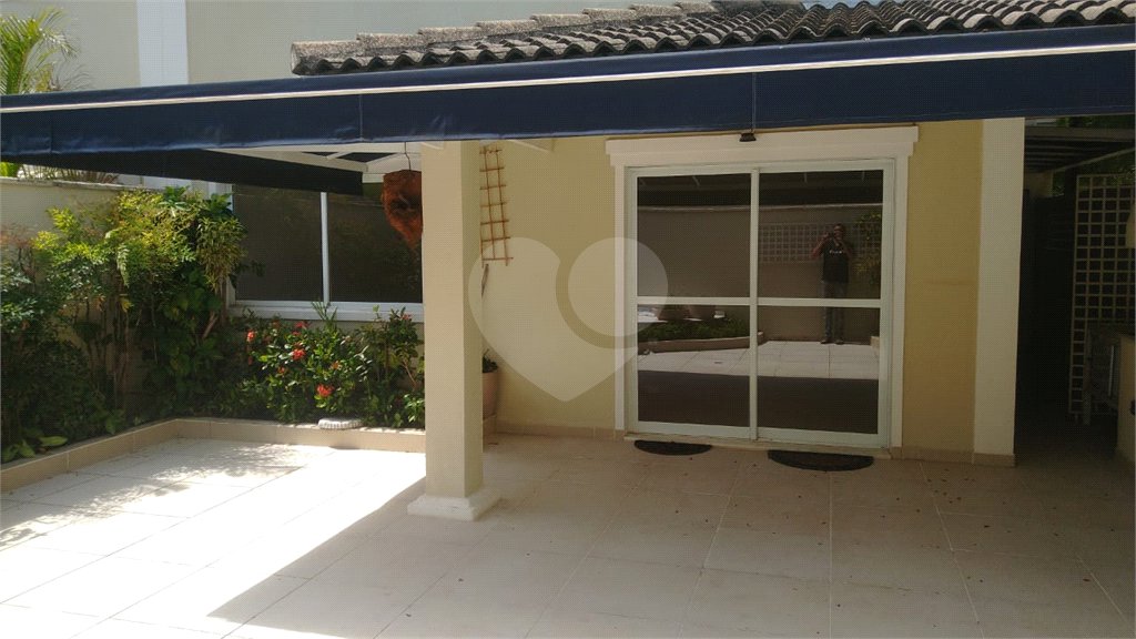 Casa à venda com 4 quartos, sendo 2 suítes, no condomínio Vila D'amalfi, Sorocaba - SP