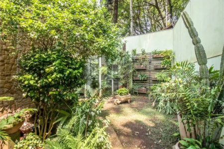 Casa de Vila à venda com 5 quartos, sendo 3 suítes, em Jardim Marajoara, São Paulo, SP