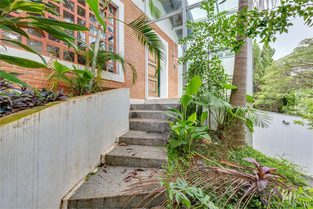 Sobrado à venda ou para alugar com 3 quartos, sendo 1 suíte, em Chácara Monte Alegre, São Paulo, SP