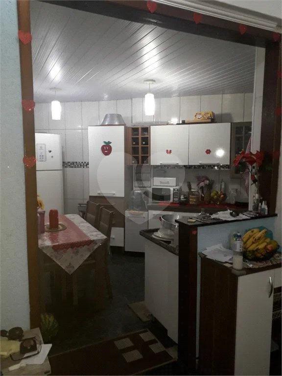 Casa com 260m² , 3 pavimentos , 6 dormitórios , 1 suíte , 3 vagas , a venda no Itaim Paulista.