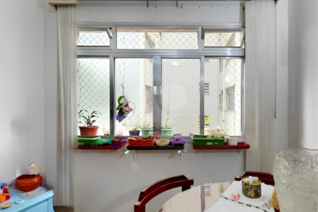 Apartamento à venda na Aclimação de 65 metros quadrados, com 2 dormitórios 1 vaga