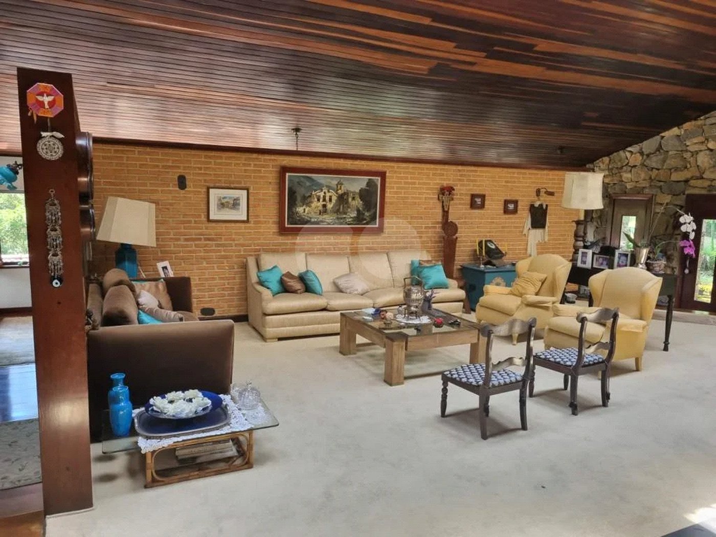 Casa à venda, 742 m², com piscina, 5 suítes, em Embu das Artes