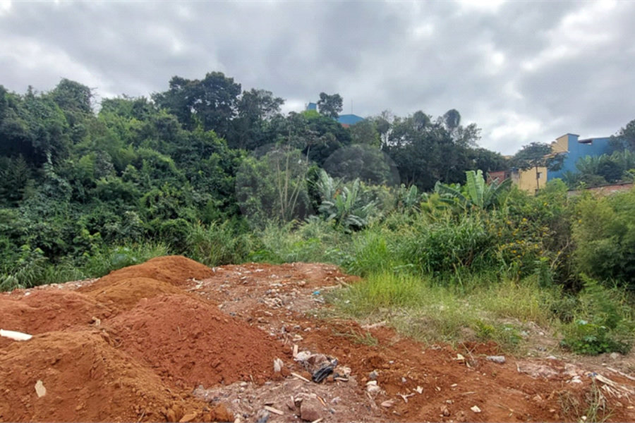 Terreno à venda em Guaianazes, São Paulo, SP