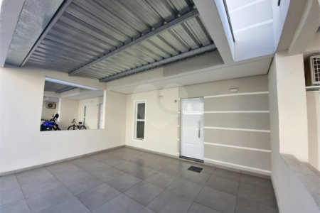 Casa à venda com 3 quartos, sendo 1 suíte, no condomínio Residencial Américo Figueiredo, Sorocaba - SP