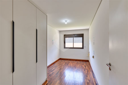 Casa Térrea à venda com 4 quartos, sendo 3 suítes, em Jardim Prudência, São Paulo, SP