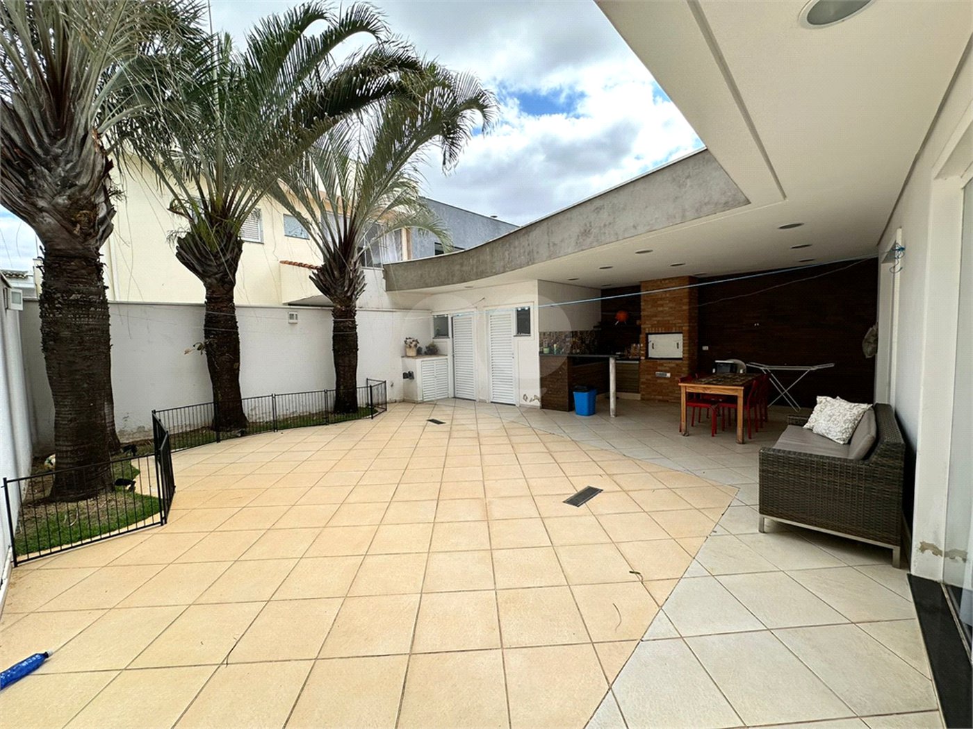 Casa à venda com 3 quartos, sendo 1 suíte, no condomínio Ibiti Royal Park, Sorocaba - SP