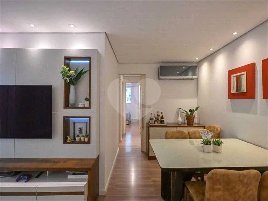 Apartamento à venda com 3 quartos, sendo 1 suíte,  em Vila Andrade, São Paulo, SP