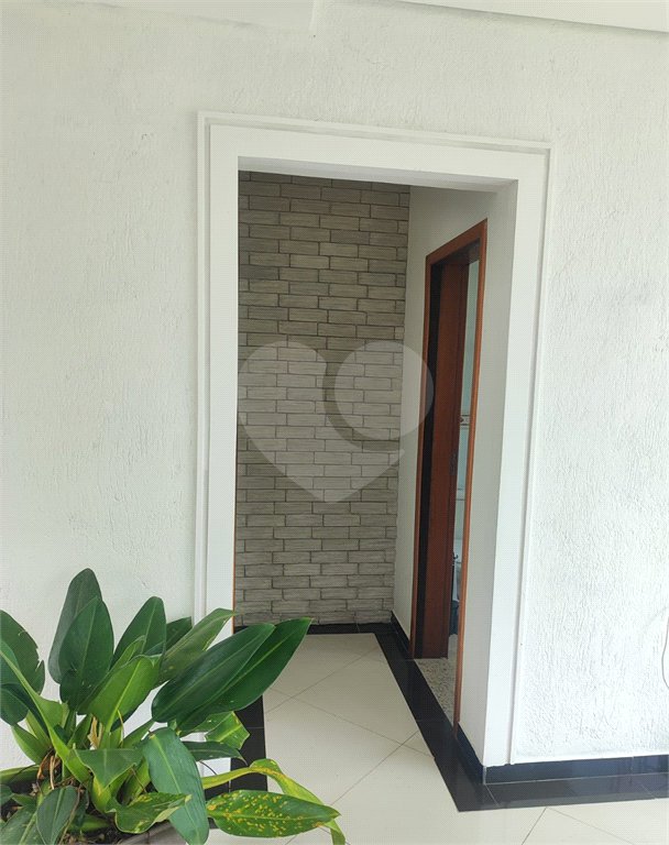 Casa à venda com 3 quartos, sendo 1 suíte, no condomínio Clube Florada Suzano, Suzano - SP
