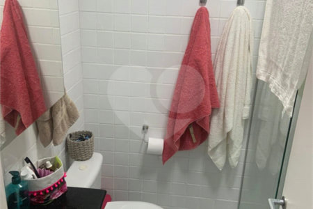 Casa à venda com 3 quartos, sendo 1 suíte, no condomínio Traituba, São Paulo - SP