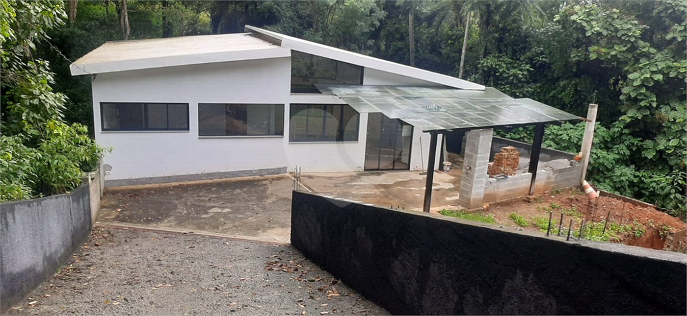 Casa à venda com 1 suíte no condomínio Associação Reserva das Hortênsias, Mairiporã - SP