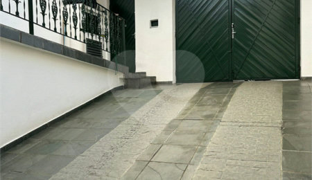 Sobrado à venda com 3 quartos, sendo 1 suíte, em Vila Nivi, São Paulo, SP