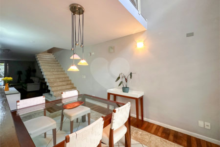 Casa à venda com 3 quartos, sendo 1 suíte,  no condomínio Barão do Triunfo, São Paulo - SP