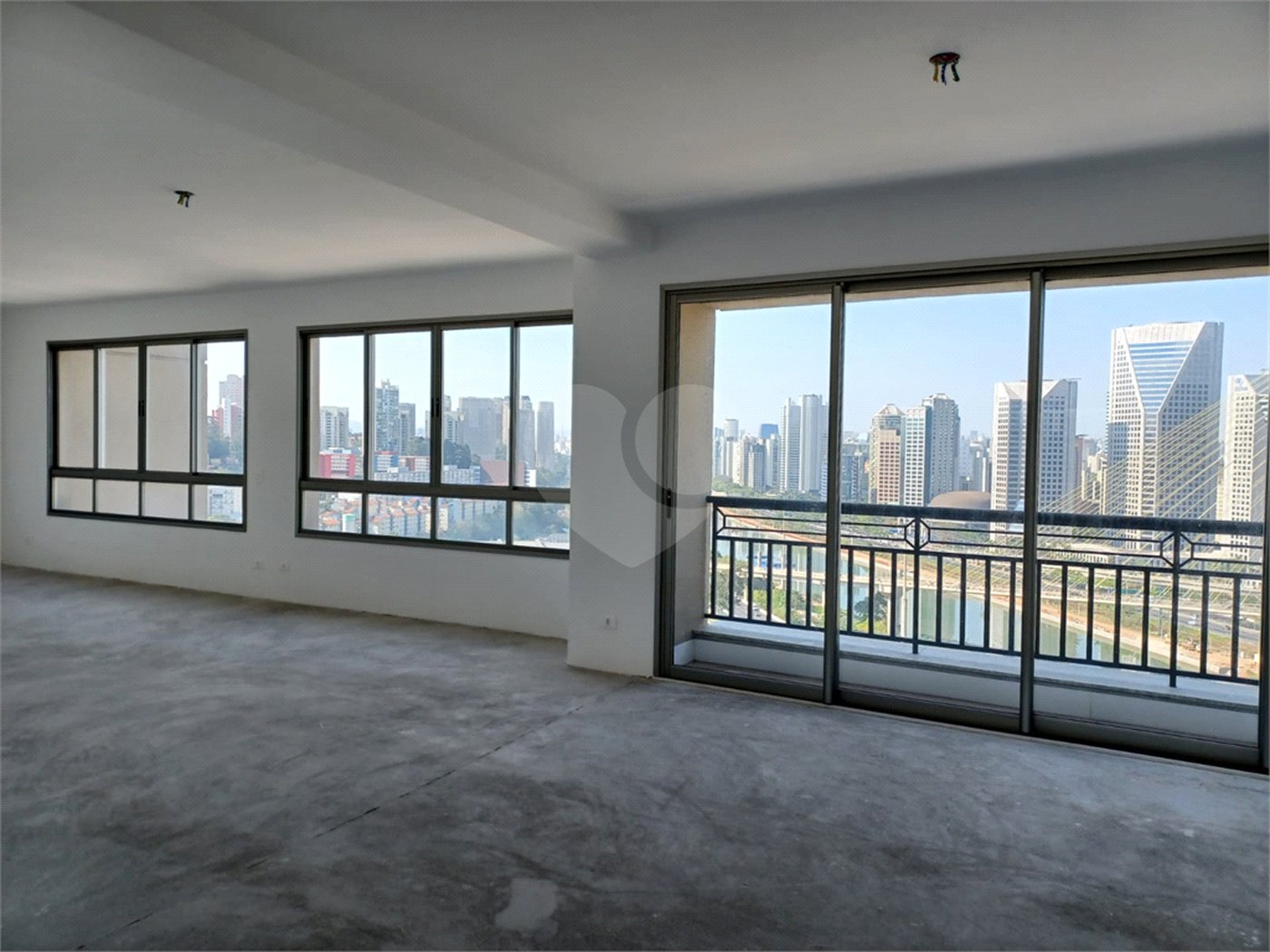 Apartamento à venda com 4 suítes em Real Parque, São Paulo, SP