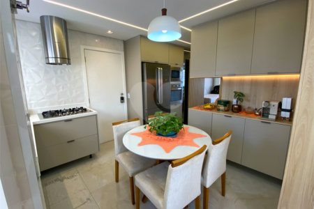 Apartamento à venda com 3 suítes em Vila Pompéia, São Paulo, SP