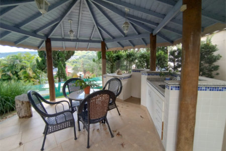 Casa à venda com 3 quartos, sendo 1 suíte, no condomínio Bosque de Greviléa, Vinhedo - SP