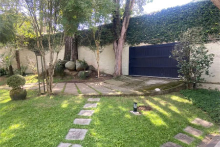 Sobrado à venda com 5 suítes em Paineiras do Morumbi, São Paulo, SP