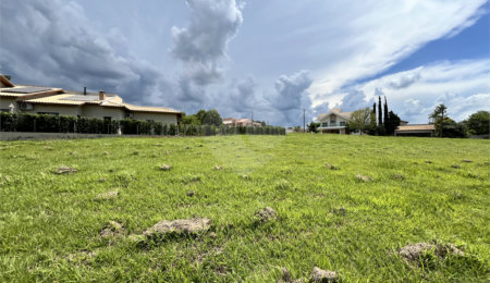 Terreno à venda no condomínio Residencial Saint Charbel, Araçoiaba da Serra - SP