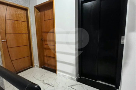 Cobertura à venda com 2 quartos, sendo 1 suíte,  em Vila Guaraciaba, Santo André, SP