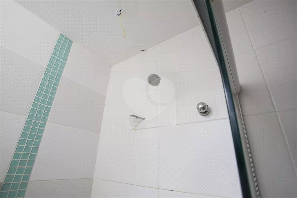 Casa à venda com 4 quartos, sendo 3 suítes, no condomínio Lícia de Alvarenga, Rio de Janeiro - RJ