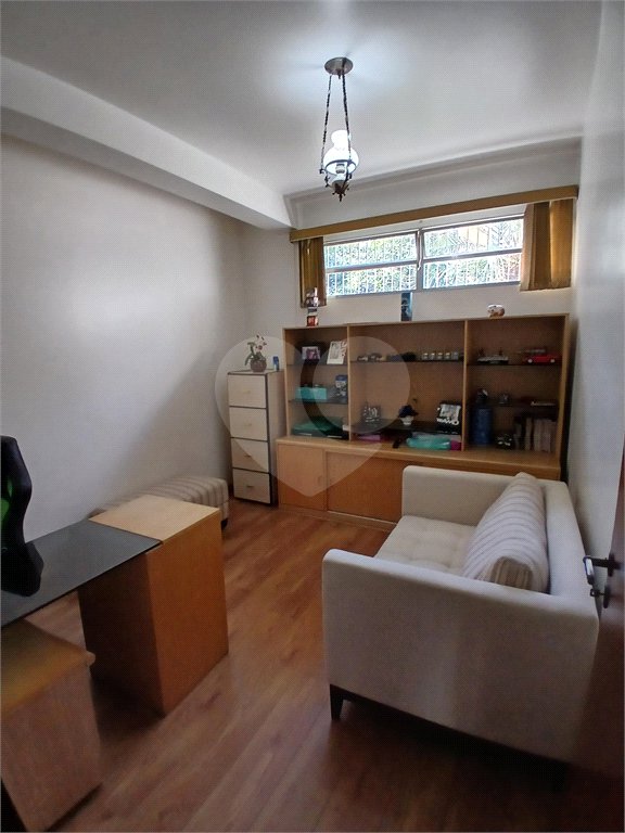 Sobrado à venda com 4 quartos, sendo 2 suítes, em Jardim Leonor, São Paulo, SP