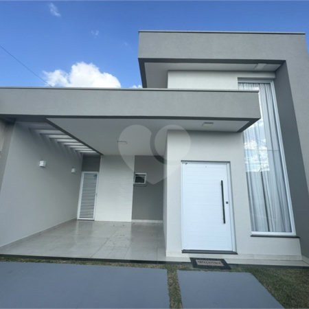 Casa à venda com 3 quartos, sendo 1 suíte, no condomínio Jardim Guarujá, Salto - SP