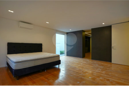 Casa para alugar com 4 suítes no condomínio Hípica Garden, São Paulo - SP