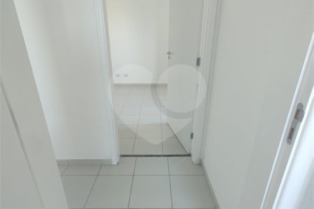 Apartamento para alugar com 3 quartos, sendo 1 suíte,  em Jardim das Palmeiras, Atibaia, SP