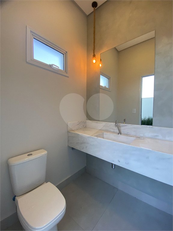Casa à venda com 3 quartos, sendo 1 suíte, no condomínio Reserva Central Parque, Salto - SP