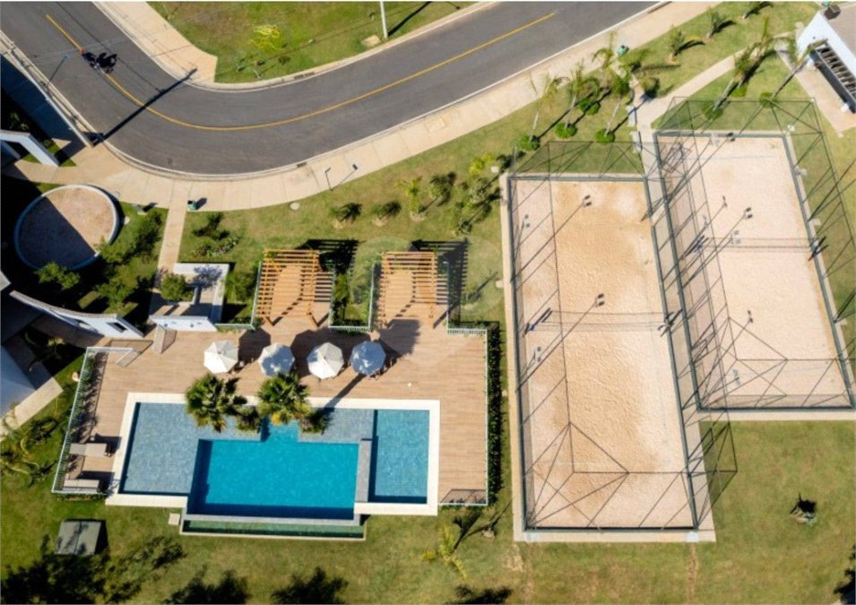 Terreno à venda no condomínio Village Bordeaux, Cuiabá - MT