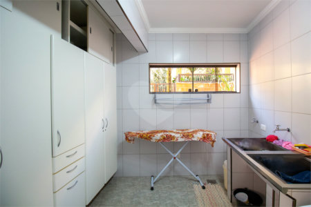 Sobrado à venda com 5 quartos, sendo 3 suítes, no Centro, São Roque, SP