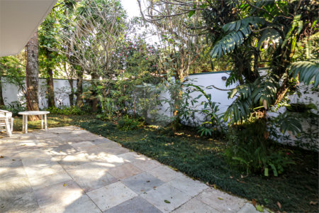 Sobrado à venda com 3 quartos, sendo 1 suíte,  em Granja Julieta, São Paulo, SP