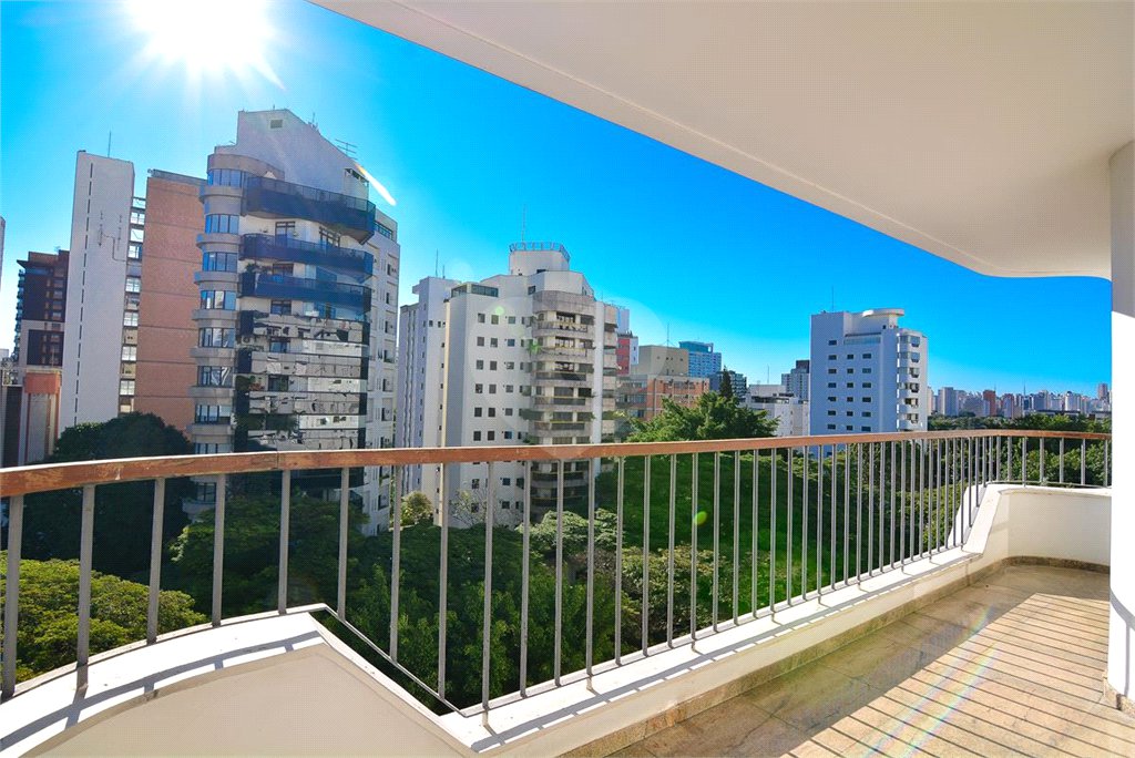 Apartamento à venda com 4 quartos, sendo 2 suítes,  em Brooklin Paulista, São Paulo, SP