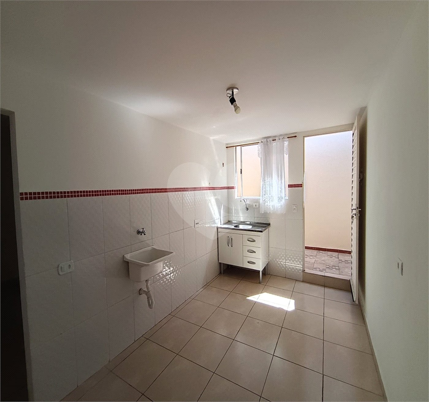 Casa para alugar com 1 quarto no condomínio Cond R Claudio Rodrigues Lopes, São Paulo - SP
