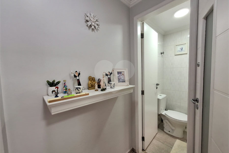 Casa à venda com 3 quartos, sendo 1 suíte, no condomínio Villaggio Tronchim, São Paulo - SP