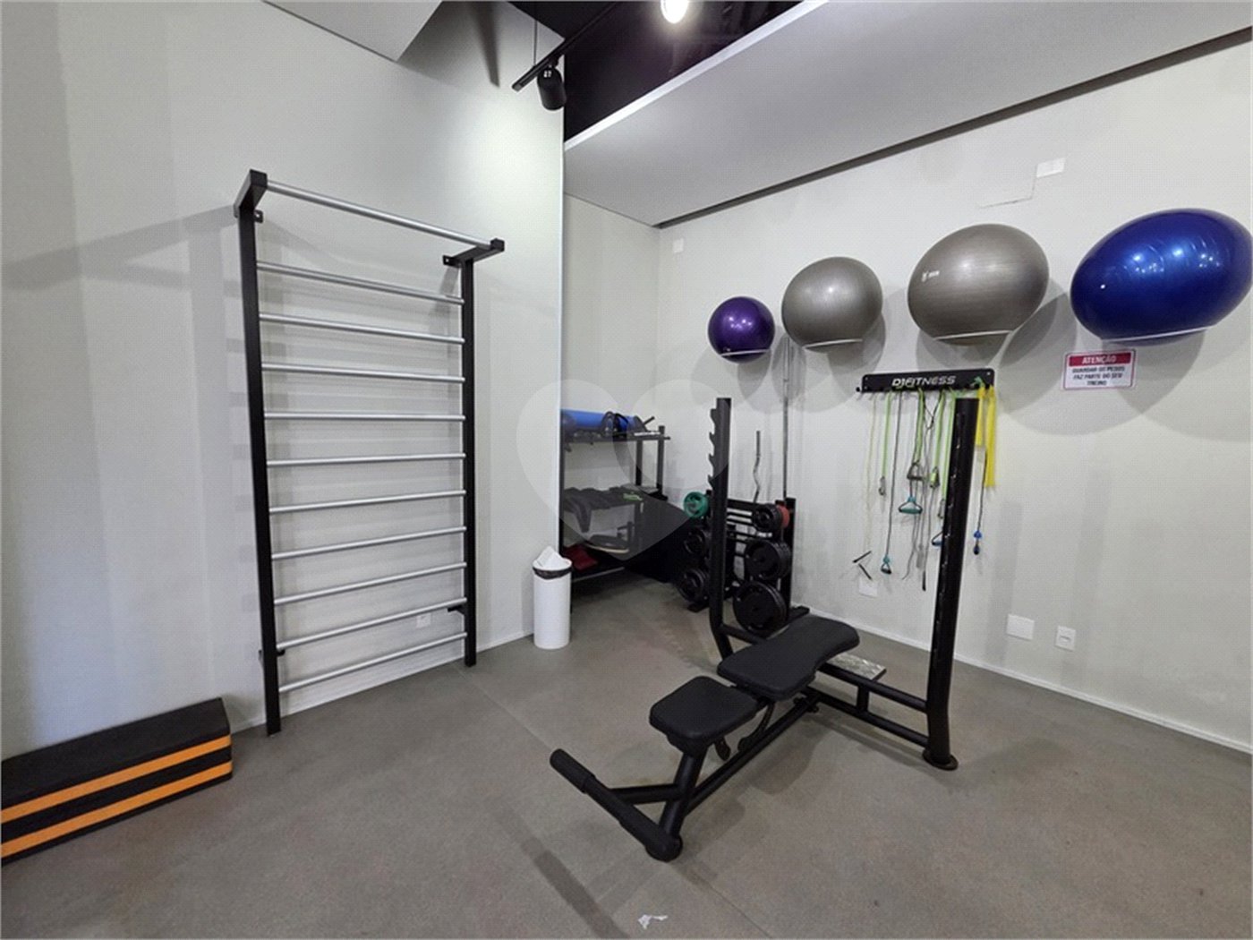 Apartamento à venda com 2 quartos, sendo 1 suíte, em Pinheiros, São Paulo, SP