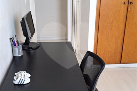 Apartamento à venda com 3 quartos, sendo 1 suíte,  em Vila Olímpia, São Paulo, SP