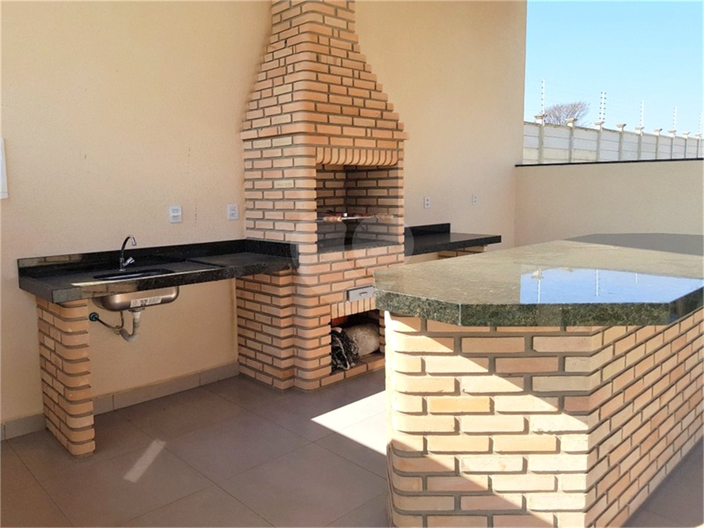 Casa à venda com 3 quartos, sendo 1 suíte,  no condomínio Vila Ytu, Indaiatuba - SP