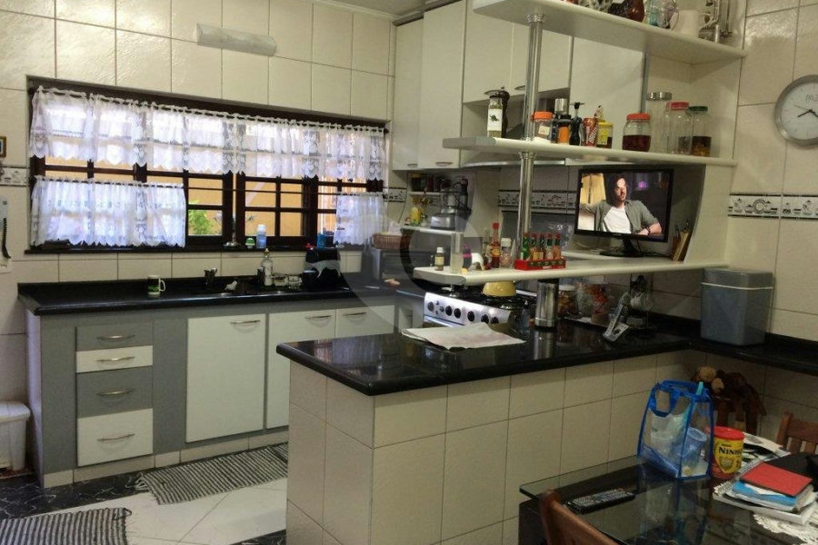 Sobrado à venda com 5 quartos, sendo 4 suítes, em Vila Mazzei, São Paulo, SP