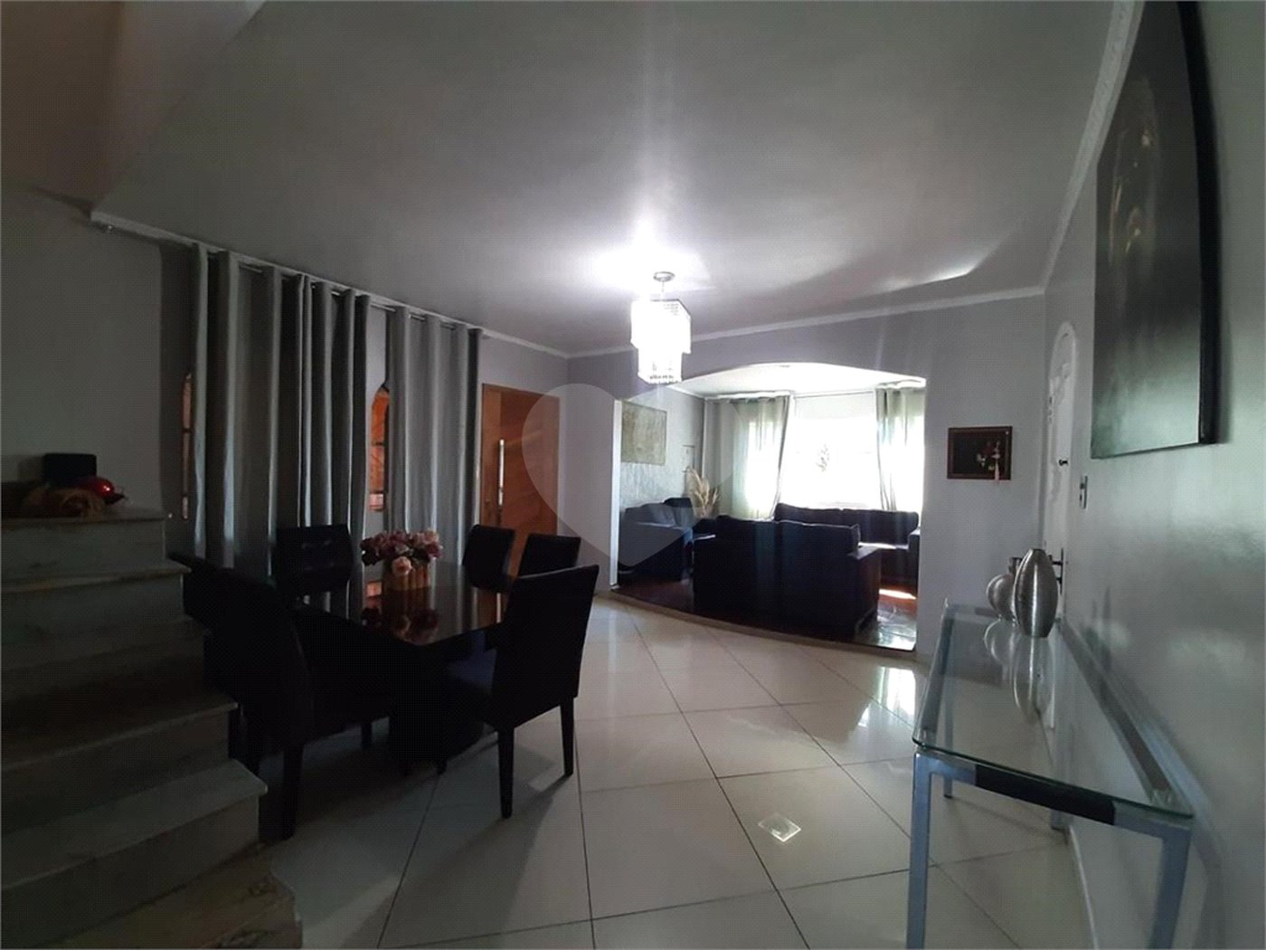 Sobrado à venda com 4 quartos, sendo 2 suítes, em Tremembé, São Paulo, SP