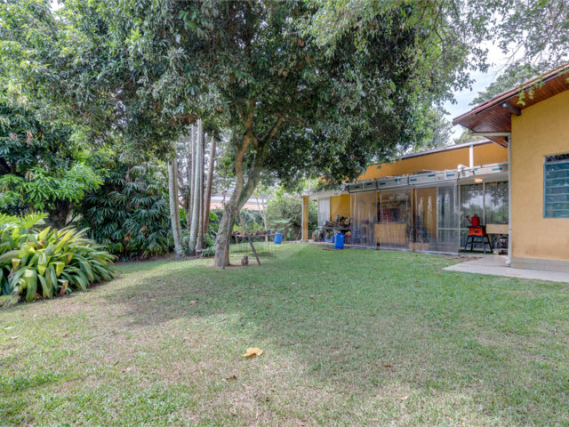 Casa Térrea à venda ou para alugar com 5 quartos, sendo 2 suítes,  em Jardim Prudência, São Paulo, SP