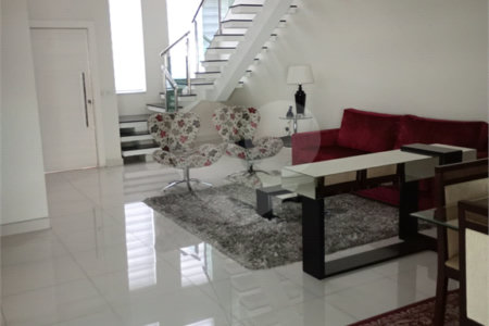 Casa à venda com 3 quartos, sendo 2 suítes, no condomínio Granja Olga II, Sorocaba - SP