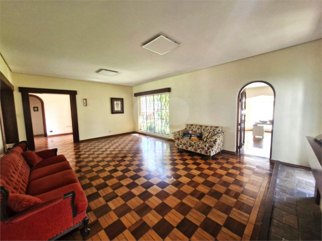 Casa Térrea à venda com 5 quartos em Jardim Petrópolis, São Paulo, SP