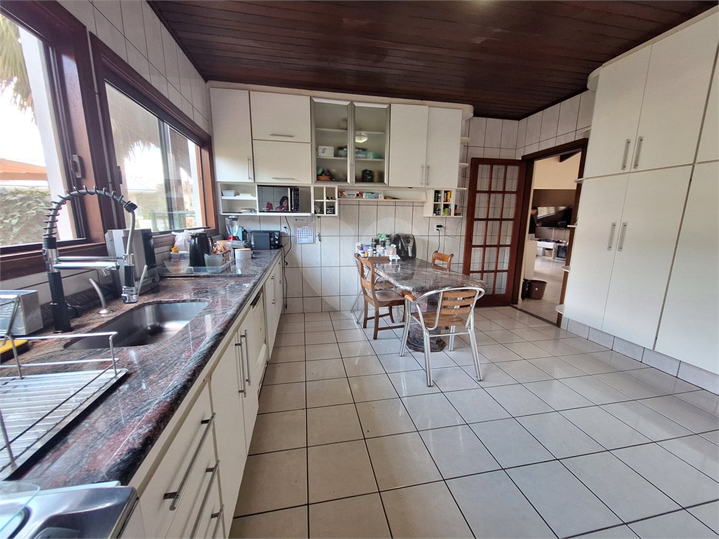 Casa para alugar com 3 quartos, sendo 1 suíte,  no condomínio Estância Marambaia, Vinhedo - SP